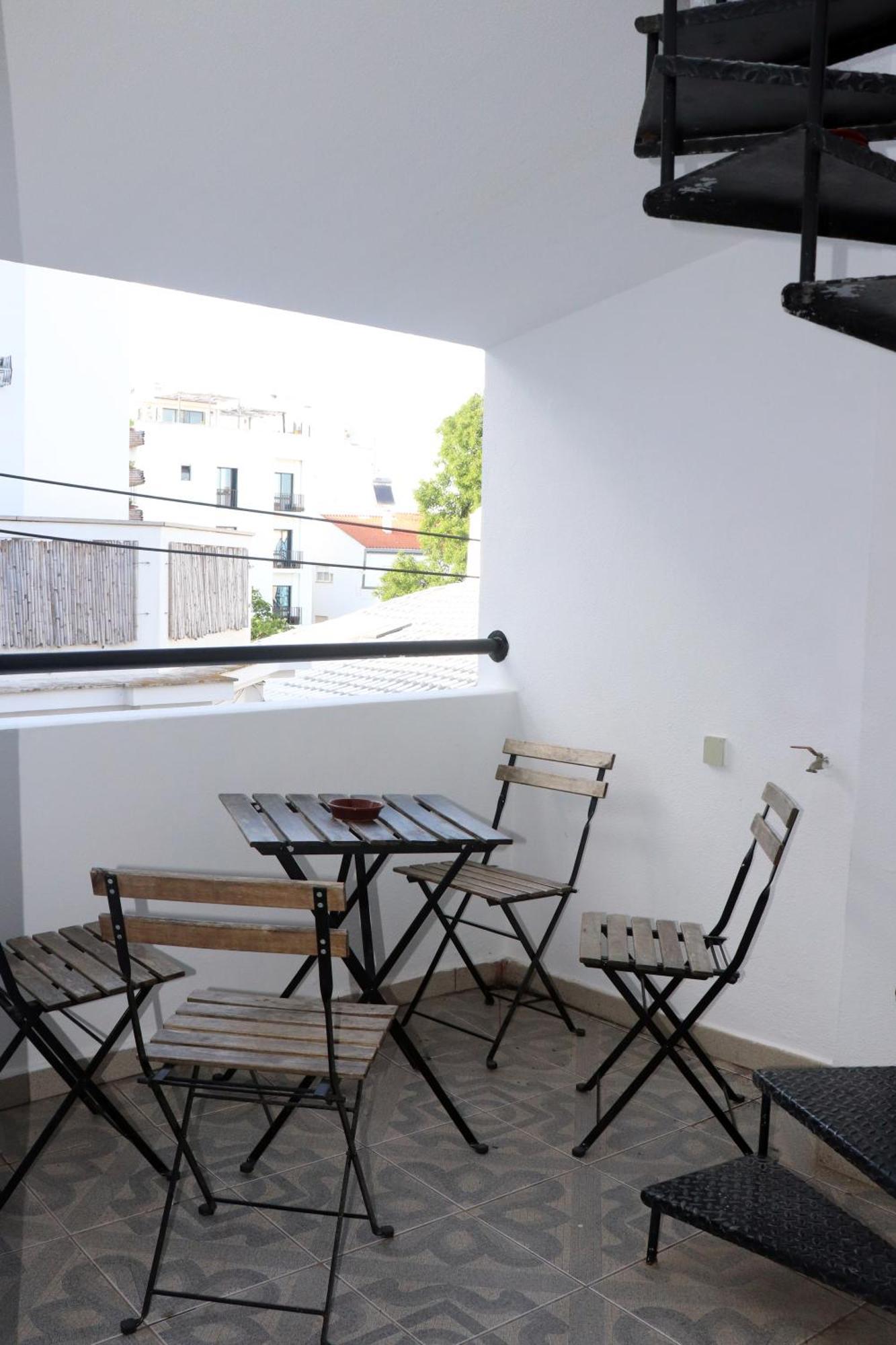 Albergue Jjs Yard Lagos Exterior foto
